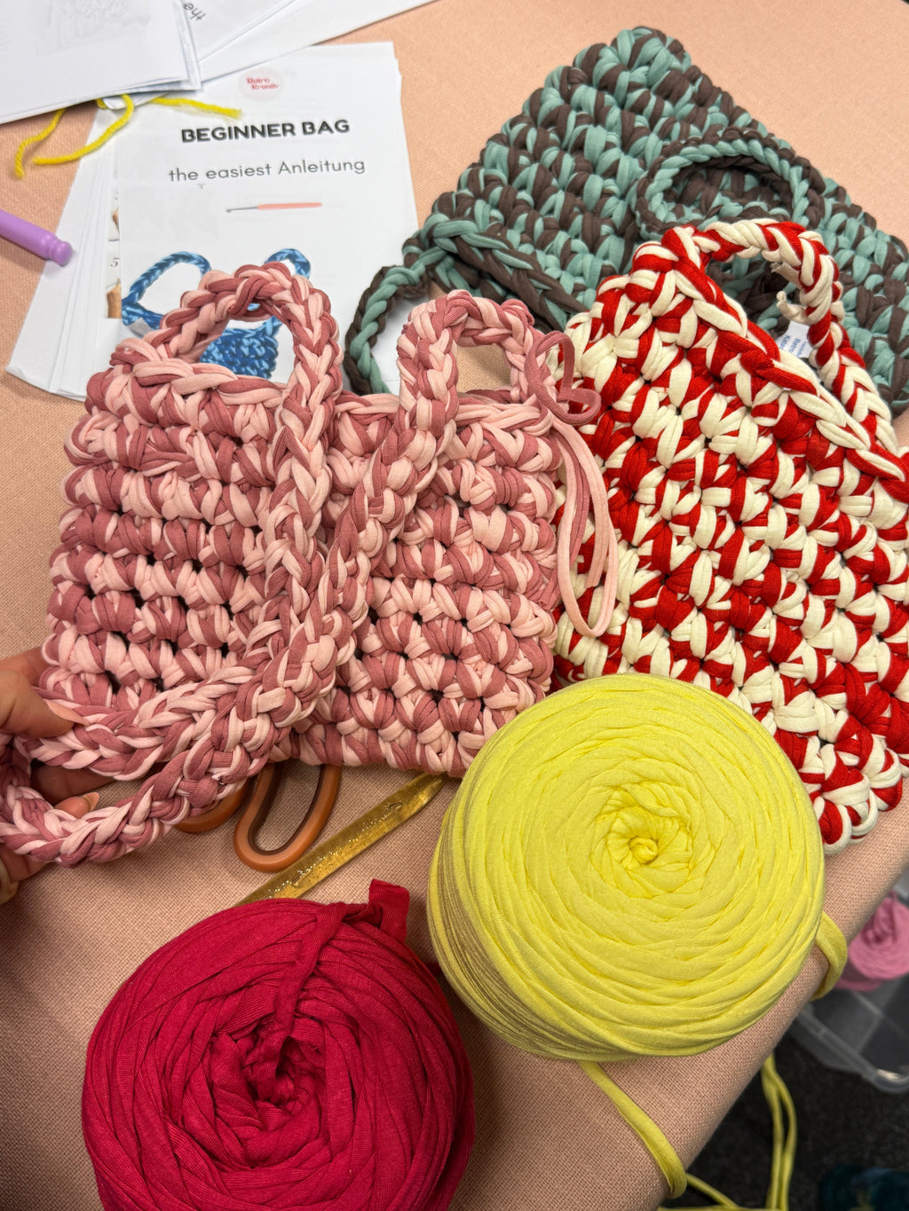 Tasche aus Textilgarn, im Häkel Workshop selbst gemacht